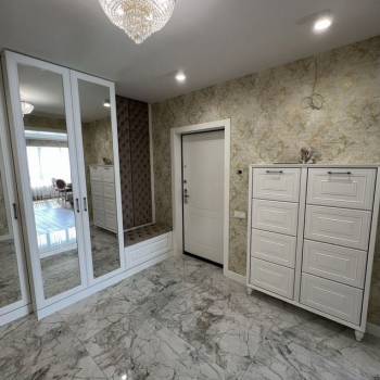 Продается Многокомнатная квартира, 145 м²