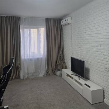 Продается 1-комнатная квартира, 35 м²