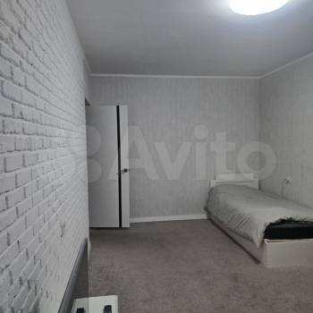 Продается 1-комнатная квартира, 35 м²