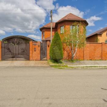 Продается Дом, 180 м²