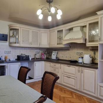 Продается Многокомнатная квартира, 105 м²