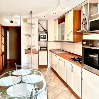 Продается Многокомнатная квартира, 122 м²