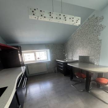 Продается 2-х комнатная квартира, 81,3 м²