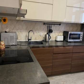 Продается 1-комнатная квартира, 37 м²