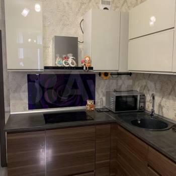 Продается 1-комнатная квартира, 37 м²