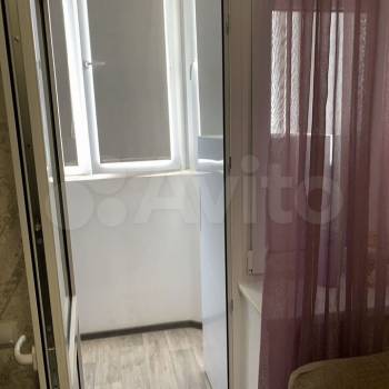 Продается 1-комнатная квартира, 37 м²