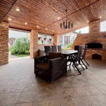 Продается Дом, 180 м²