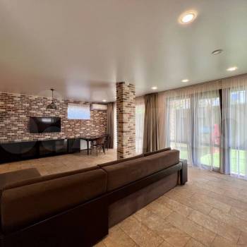 Продается Дом, 180 м²