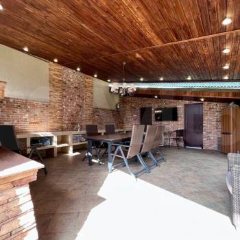 Продается Дом, 180 м²