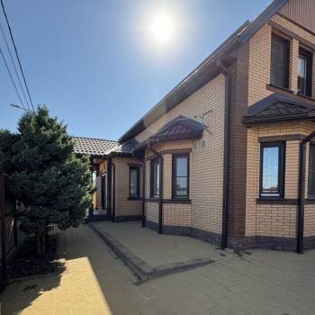 Продается Дом, 180 м²