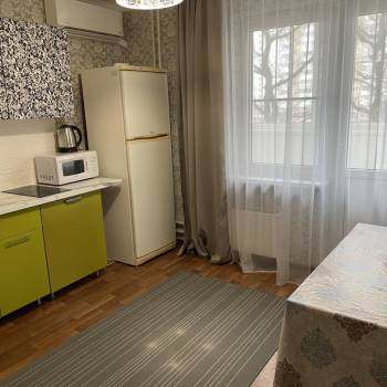 Сдается 1-комнатная квартира, 40 м²