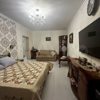 Продается Многокомнатная квартира, 105 м²