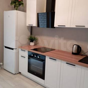 Продается 1-комнатная квартира, 42 м²