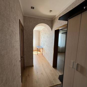 Продается 1-комнатная квартира, 43 м²