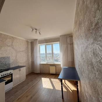 Продается 1-комнатная квартира, 40,5 м²