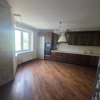 Продается 2-х комнатная квартира, 103,8 м²