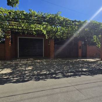 Продается Дом, 197 м²