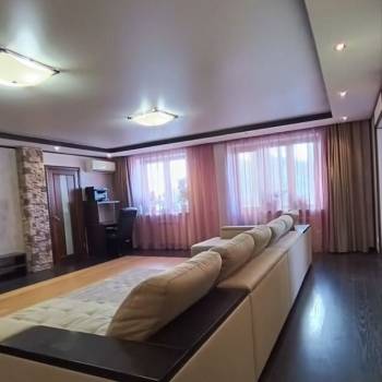 Продается 3-х комнатная квартира, 104 м²