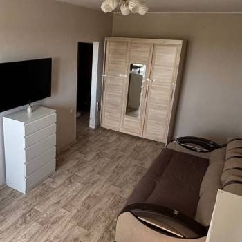 Продается 1-комнатная квартира, 35 м²