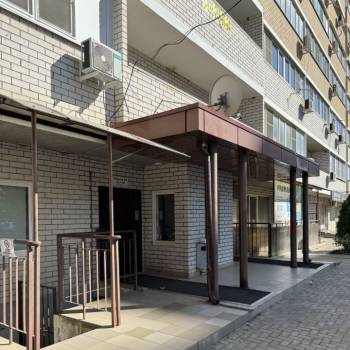 Продается 1-комнатная квартира, 42 м²