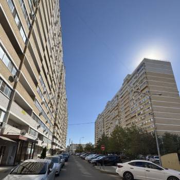 Продается 1-комнатная квартира, 42 м²