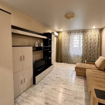 Продается 1-комнатная квартира, 40,7 м²