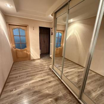 Продается 1-комнатная квартира, 55 м²