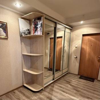 Продается 1-комнатная квартира, 55 м²