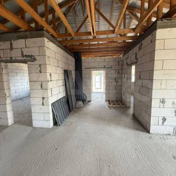 Продается Дом, 180 м²