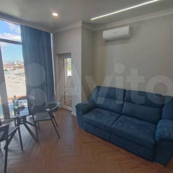 Продается 1-комнатная квартира, 55 м²