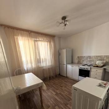 Продается 1-комнатная квартира, 38 м²