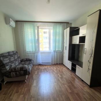 Продается 1-комнатная квартира, 38 м²