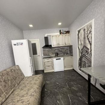 Продается 1-комнатная квартира, 38 м²