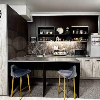 Продается 3-х комнатная квартира, 132 м²