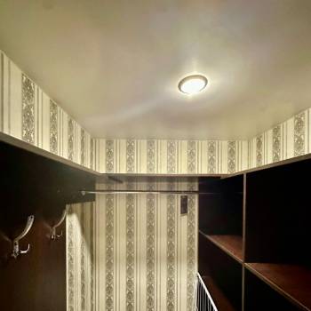 Продается 1-комнатная квартира, 42 м²