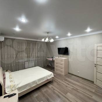 Продается 1-комнатная квартира, 50 м²