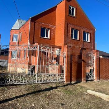 Продается Дом, 290 м²