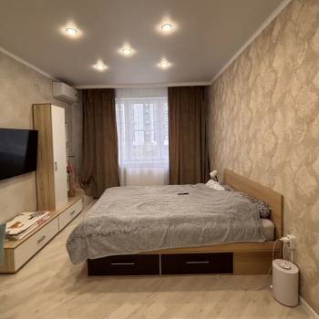 Продается 1-комнатная квартира, 41 м²