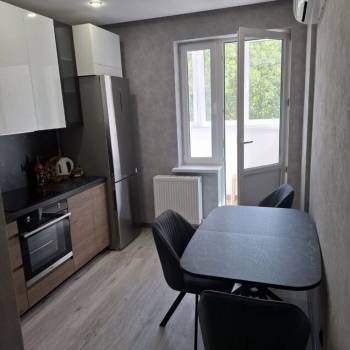 Продается 1-комнатная квартира, 35 м²