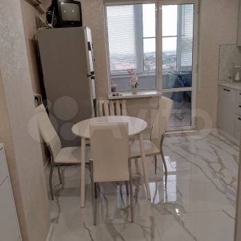 Продается 1-комнатная квартира, 39 м²