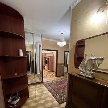 Сдается Многокомнатная квартира, 100 м²