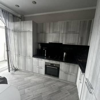 Продается 1-комнатная квартира, 42 м²