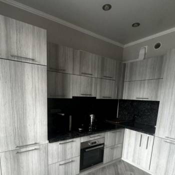 Продается 1-комнатная квартира, 42 м²