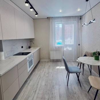 Продается 1-комнатная квартира, 42 м²