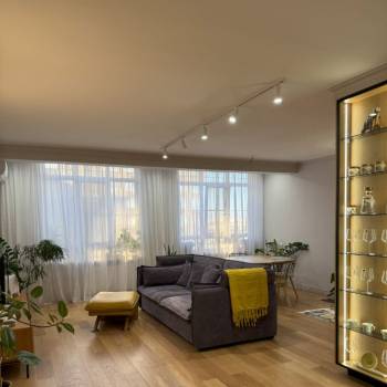 Продается 1-комнатная квартира, 69,5 м²