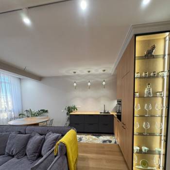 Продается 1-комнатная квартира, 69,5 м²