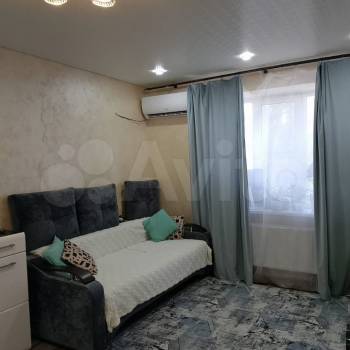 Продается 1-комнатная квартира, 43 м²