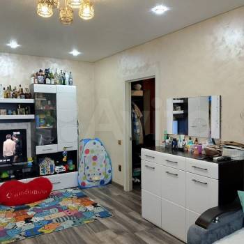 Продается 1-комнатная квартира, 43 м²