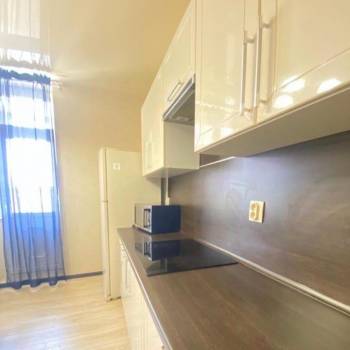 Продается 1-комнатная квартира, 37 м²