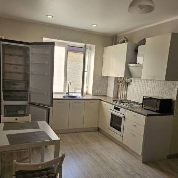 Продается 1-комнатная квартира, 42 м²